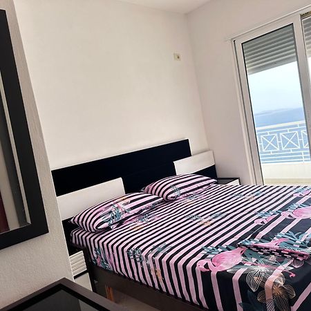 Tini Sea View Apartment Sarandë 外观 照片