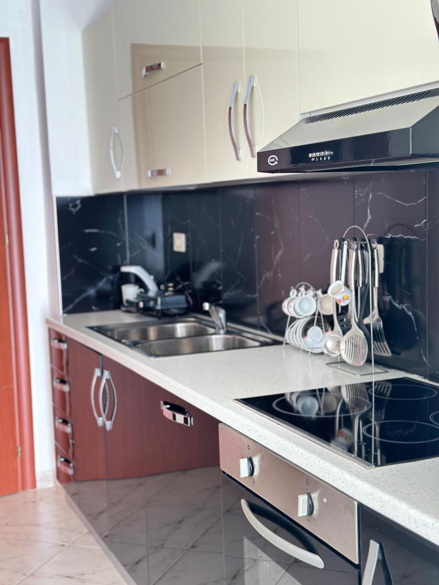 Tini Sea View Apartment Sarandë 外观 照片