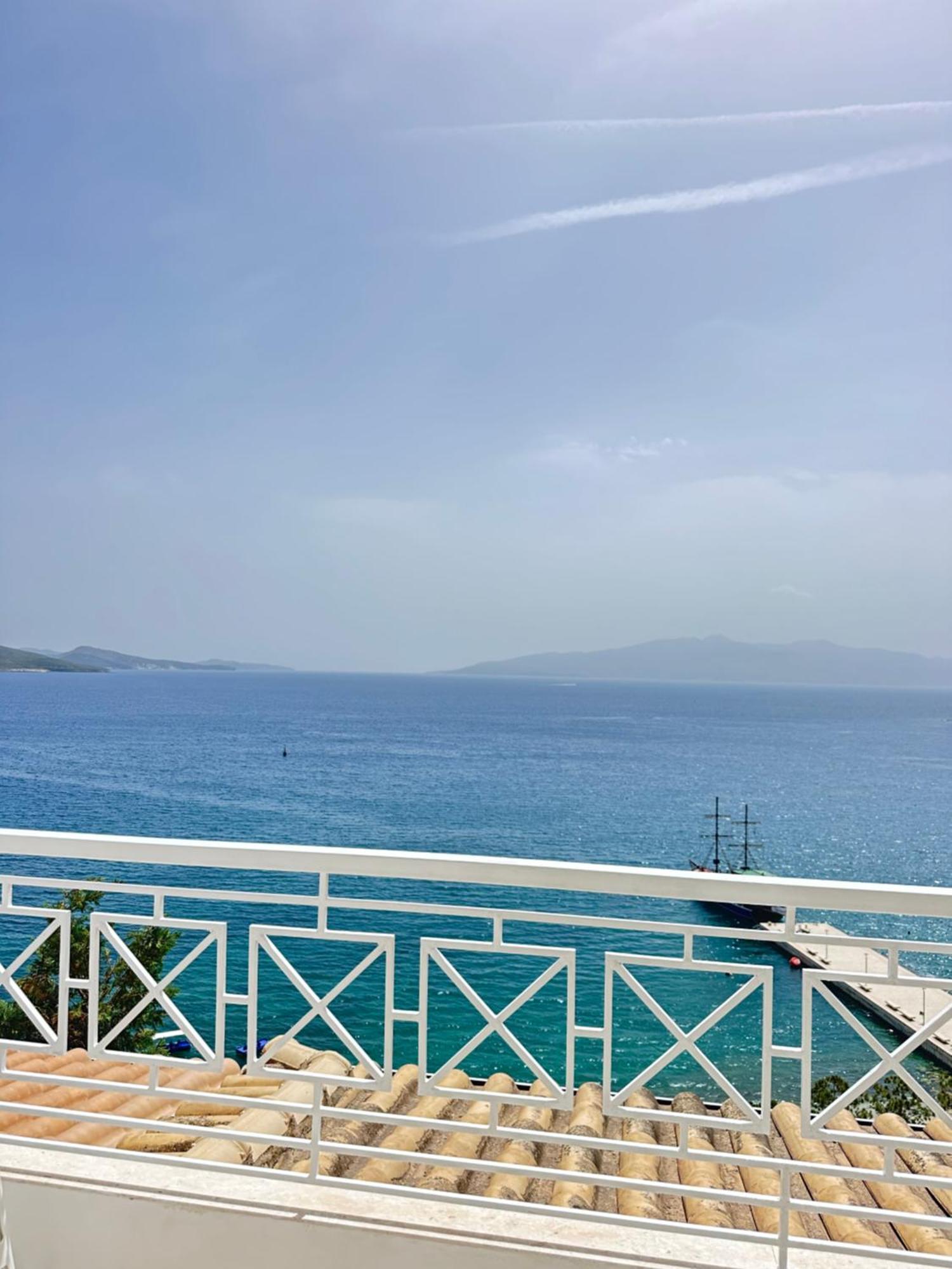 Tini Sea View Apartment Sarandë 外观 照片
